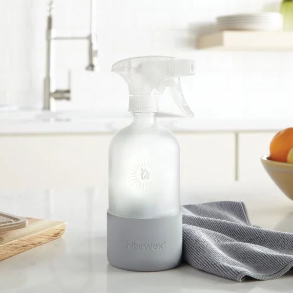 Norwex Forever Bottle With Sprayer Set