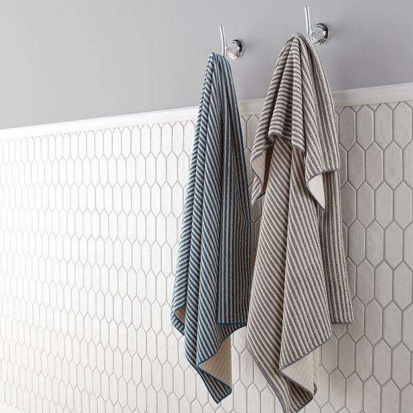 Norwex Bath Towel Graphite Graphite/Vanilla Stripes